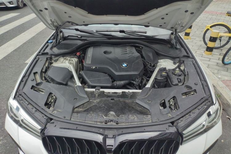 Used BMW 5 Series 2022 Second Facelift 530Li Luxury Version M Sport Package Engine Bay