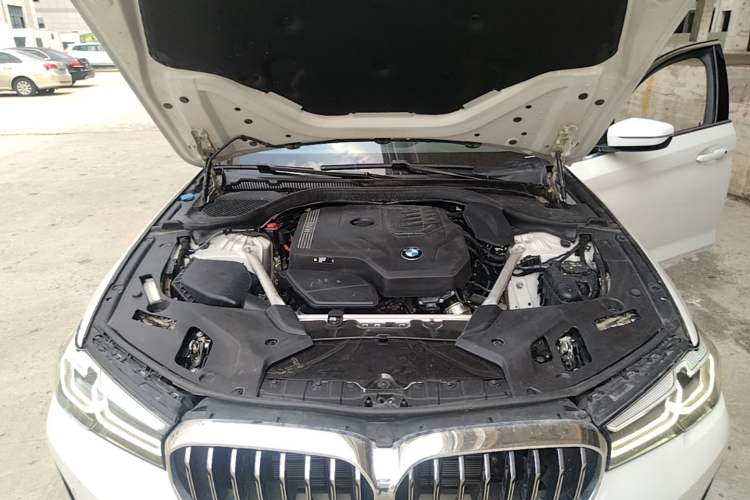Used BMW 5 Series 2022 Second Facelift 525Li Luxury Package Engine Bay
