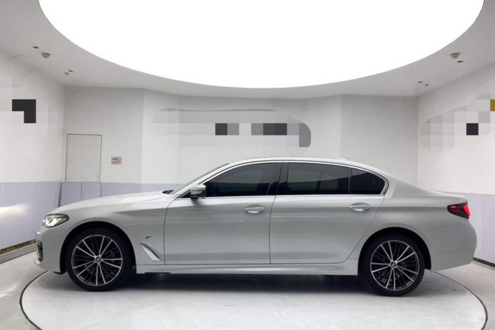 Used BMW 5 Series 2022 Restyled 530Li Leading Edition M Sport Package Exterior 1