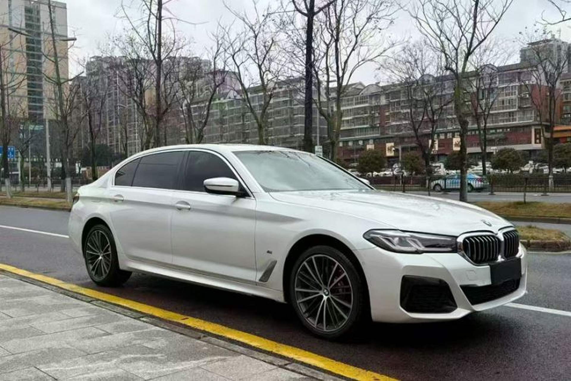 Used BMW 5 Series 2022 Second Facelift 530Li Leading Edition M Sport Package Exterior 2