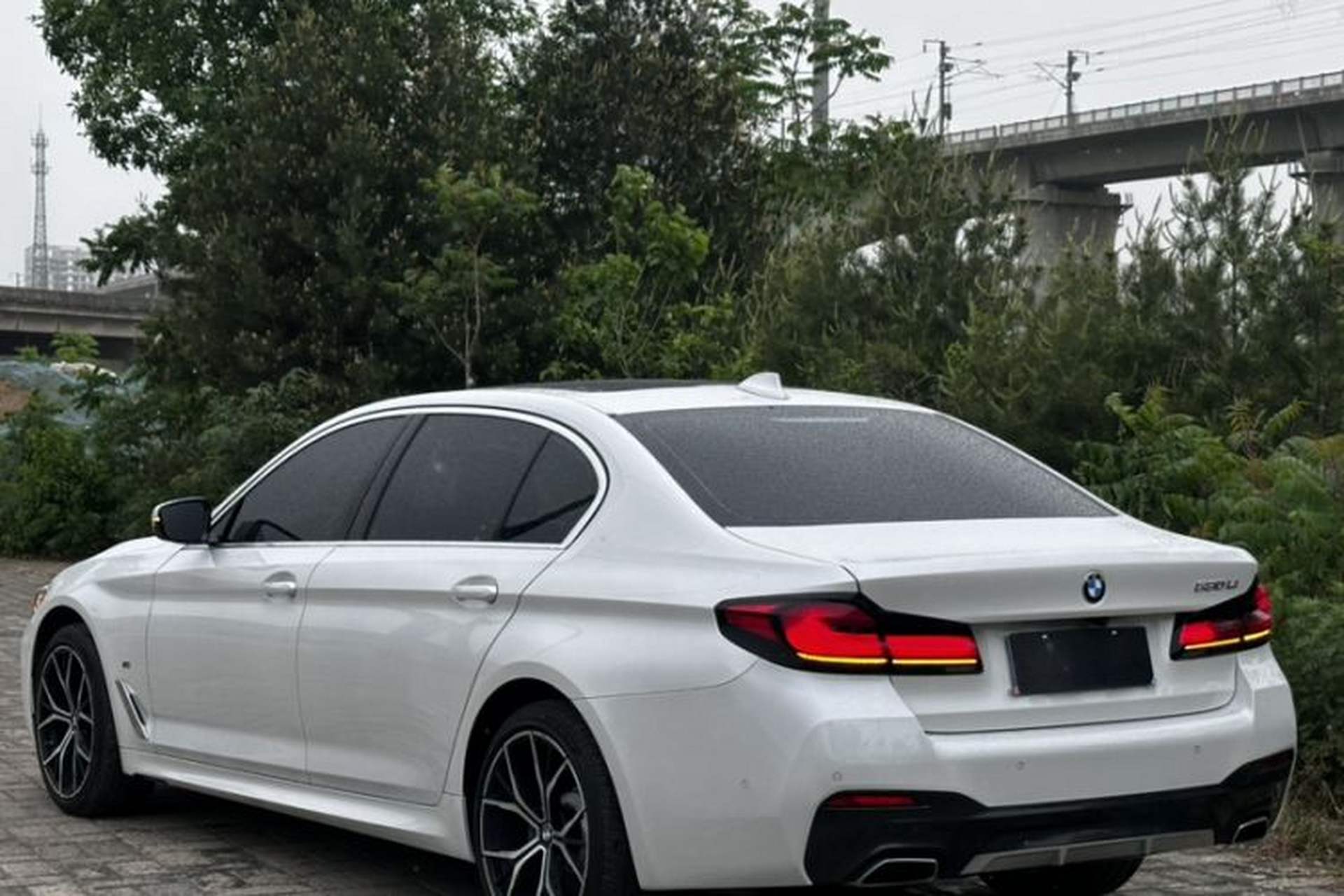 Used BMW 5 Series 2022 Restyled 530Li Leading Edition M Sport Package Exterior 2