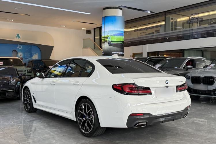 Used BMW 5 Series 2022 Restyled 540i Luxury Edition M Sport Package Exterior 3