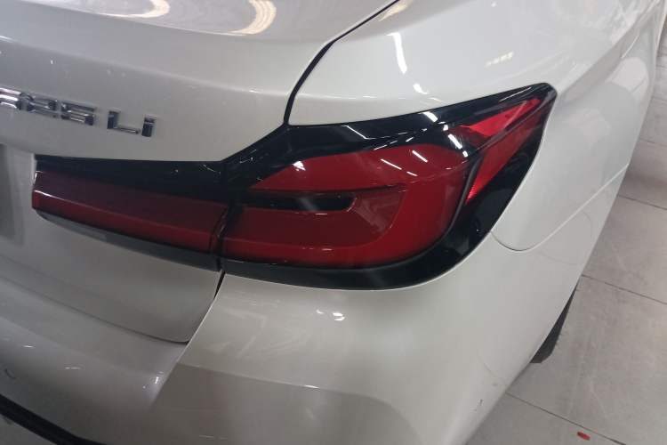 Used BMW 5 Series 2022 525Li M Sport Package Exterior 3