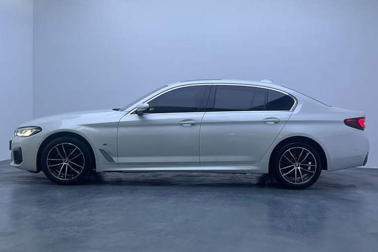 Used BMW 5 Series 2022 Restyled 525Li M Sport Package Exterior 3