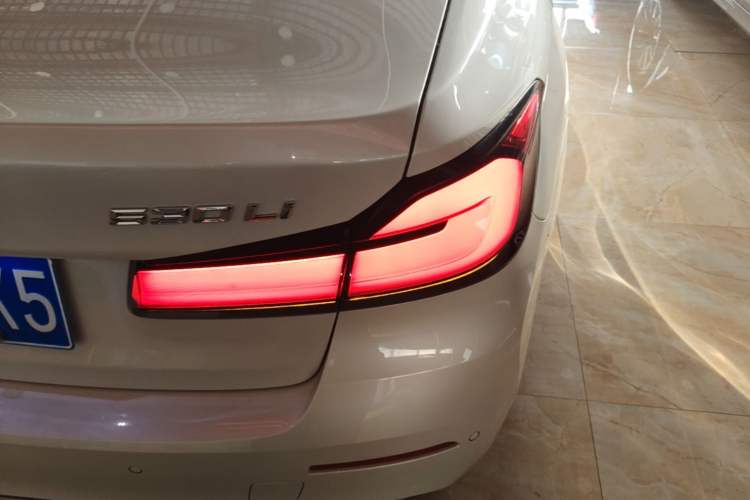 Used BMW 5 Series 2022 Updated 530Li Leading Edition Luxury Package Exterior 3