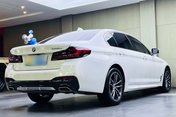 Used BMW 5 Series 2022 Restyled 525Li M Sport Package Exterior 3