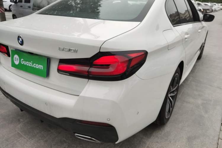 Used BMW 5 Series 2022 Second Facelift 525i M Sport Package Exterior 3