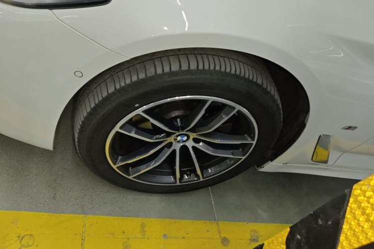 Used BMW 5 Series 2022 Second Facelift 525Li M Sport Package Exterior 3