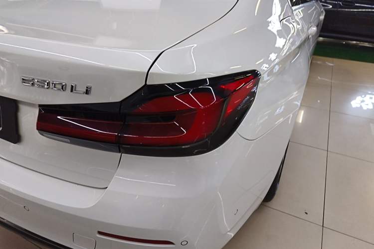 Used BMW 5 Series 2022 Second Facelift 530Li Luxury Edition Premium Package Exterior 3