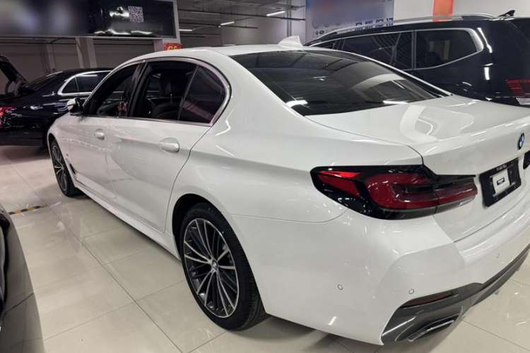 Used BMW 5 Series 2022 Second Facelift 530Li Leading Edition M Sport Package Exterior 3