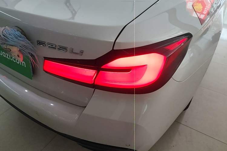 Used BMW 5 Series 2022 Second Facelift 525Li M Sport Package Exterior 3