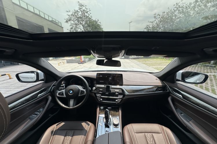 Used BMW 5 Series 2022 Restyled 525Li M Sport Package Exterior 3