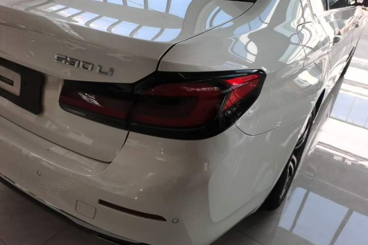 Used BMW 5 Series 2022 Updated 530Li Leading Edition Luxury Package Exterior 3