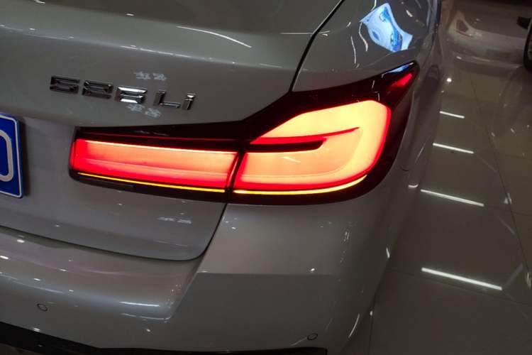 Used BMW 5 Series 2022 Second Facelift 525Li M Sport Package Exterior 3