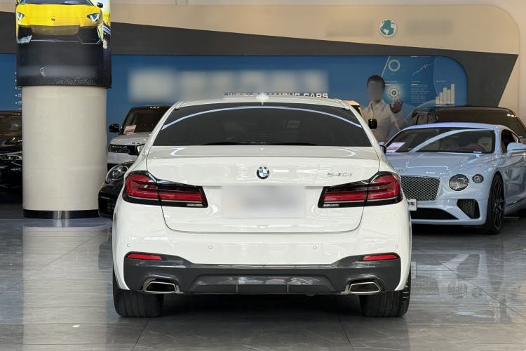 Used BMW 5 Series 2022 Restyled 540i Luxury Edition M Sport Package Exterior 4