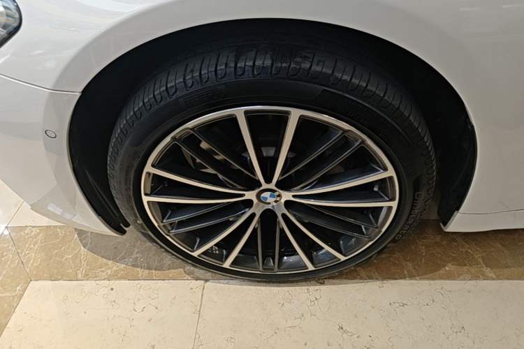 Used BMW 5 Series 2022 Restyled 530Li Leading Edition M Sport Package Exterior 4