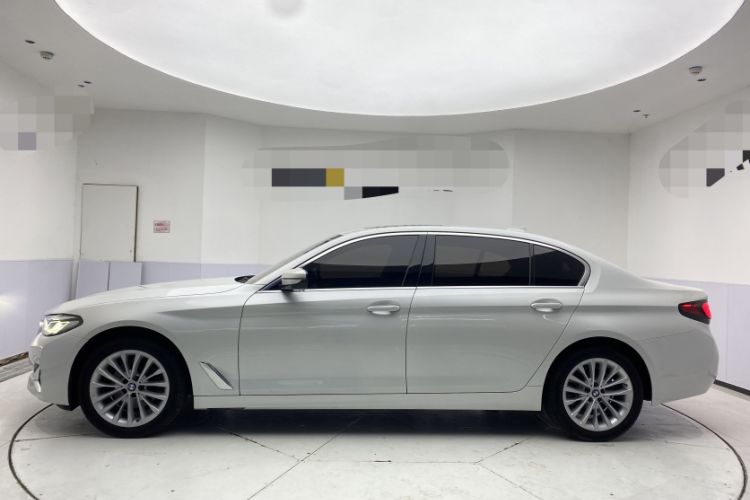 Used BMW 5 Series 2022 Second Facelift 525Li Luxury Package Exterior 4
