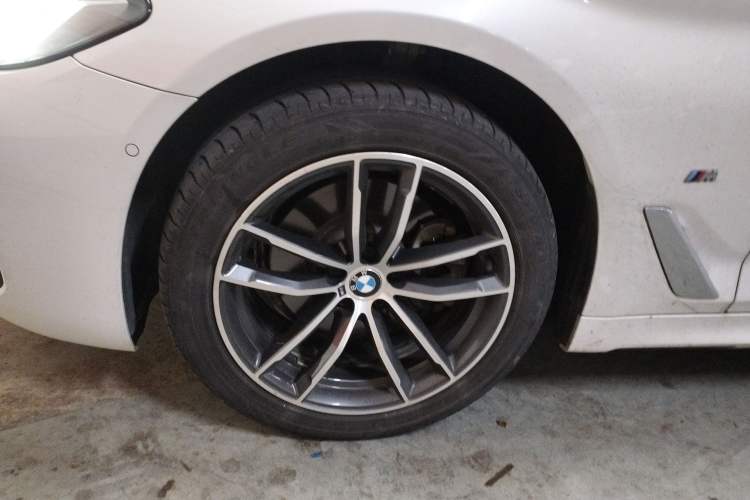 Used BMW 5 Series 2022 Second Facelift 525Li M Sport Package Exterior 4