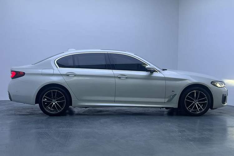 Used BMW 5 Series 2022 Restyled 525Li M Sport Package Exterior 4