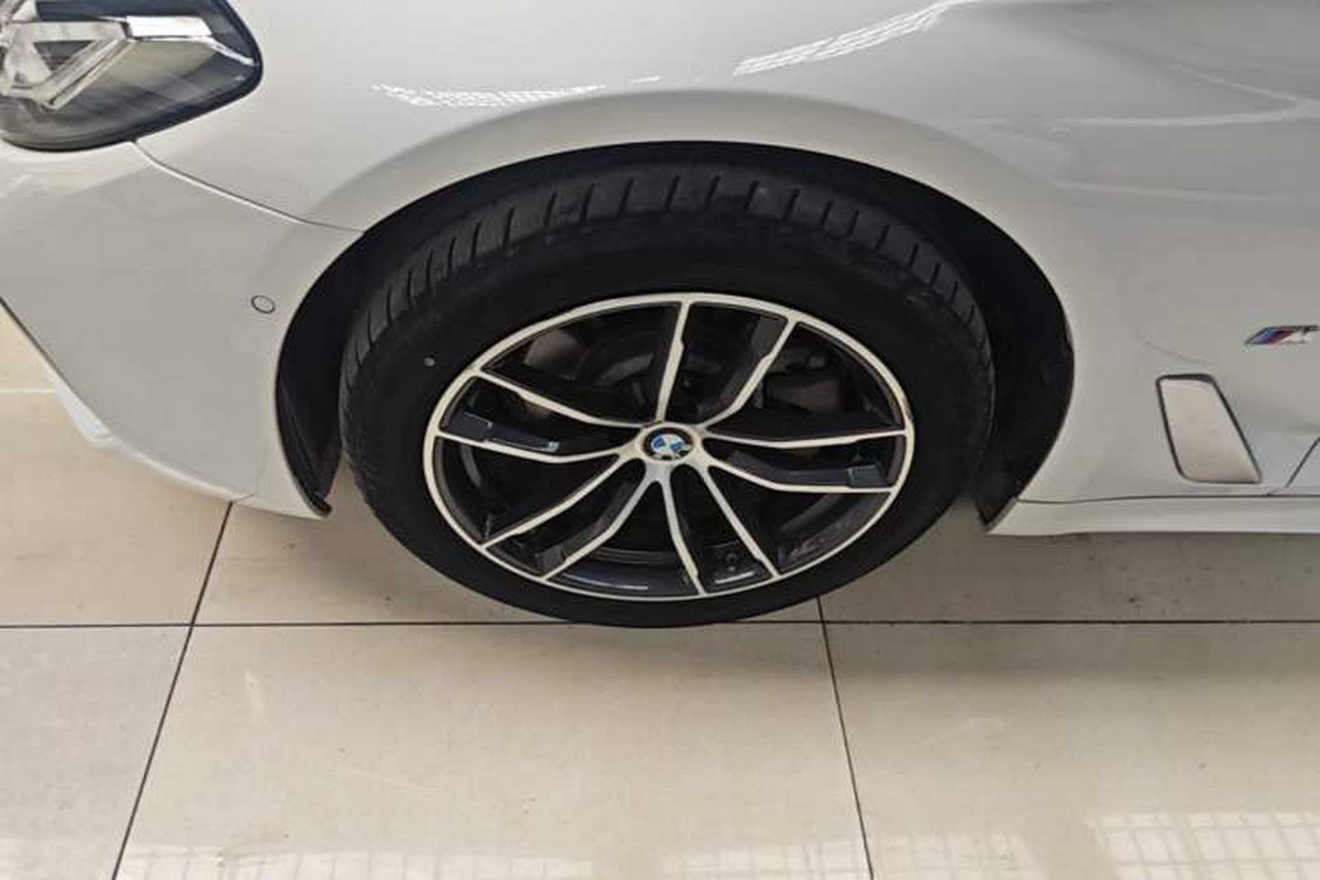 Used BMW 5 Series 2022 Restyled 525Li M Sport Package Exterior 4