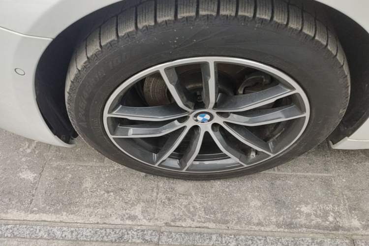 Used BMW 5 Series 2022 Second Facelift 525i M Sport Package Exterior 4