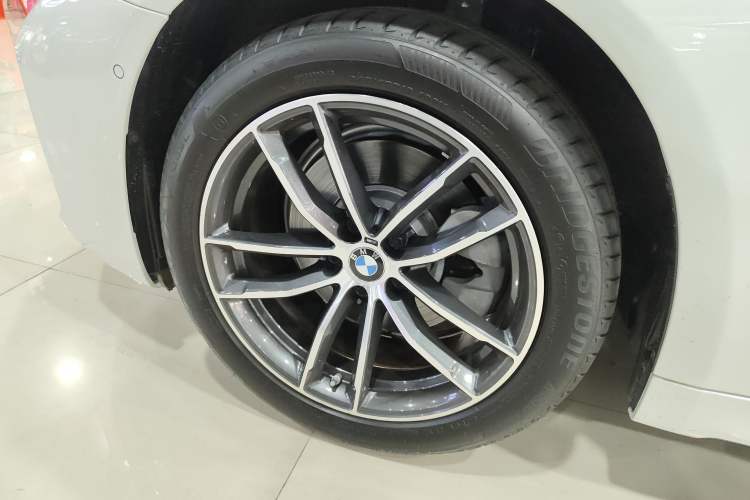Used BMW 5 Series 2022 Second Facelift 525Li M Sport Package Exterior 4