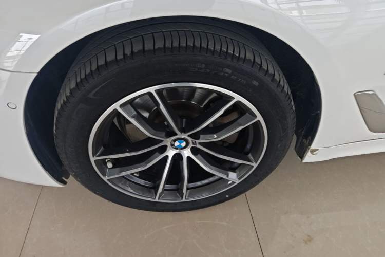 Used BMW 5 Series 2022 Second Facelift 525Li M Sport Package Exterior 4