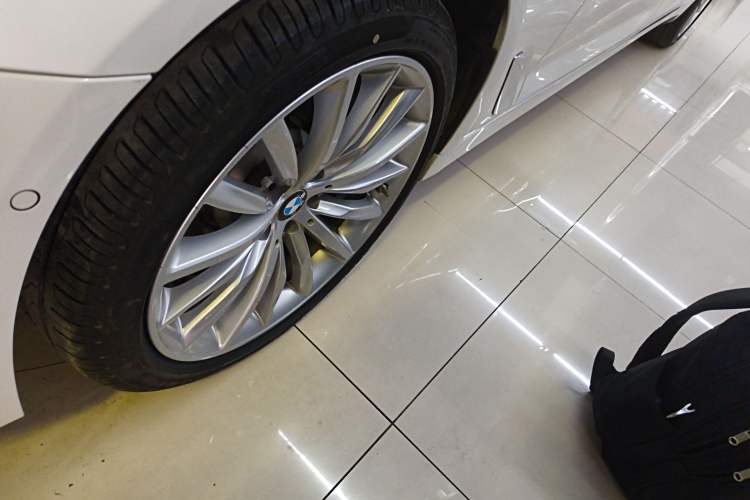Used BMW 5 Series 2022 Second Facelift 530Li Luxury Edition Premium Package Exterior 4