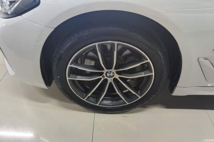 Used BMW 5 Series 2022 Restyled 525Li M Sport Package Exterior 4