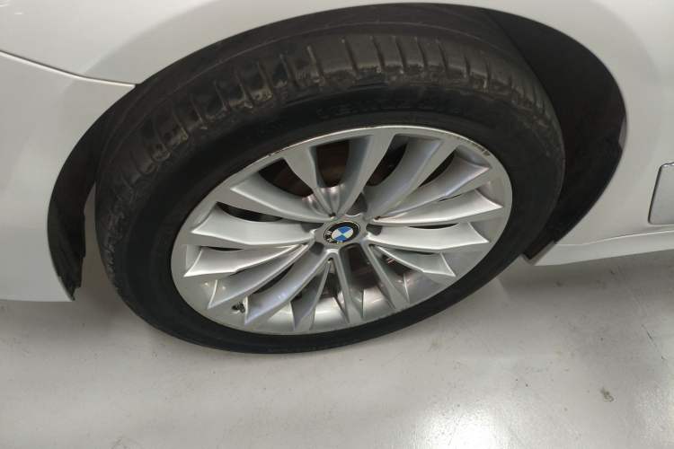 Used BMW 5 Series 2022 Restyled 525Li Luxury Package Exterior 4