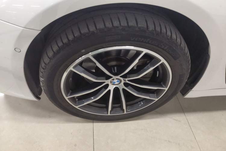 Used BMW 5 Series 2022 Second Facelift 525Li M Sport Package Exterior 4