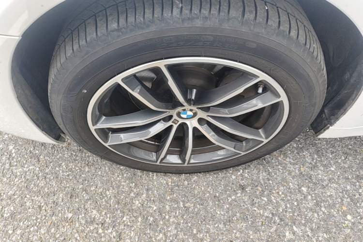 Used BMW 5 Series 2022 Second Facelift 525Li M Sport Package Exterior 4