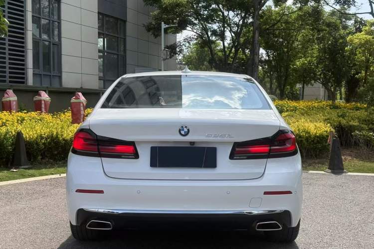 Used BMW 5 Series 2022 Restyled 525Li Luxury Package Exterior 4
