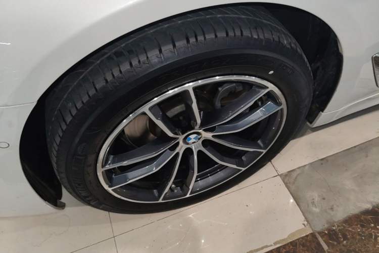 Used BMW 5 Series 2022 Second Facelift 525Li M Sport Package Exterior 4