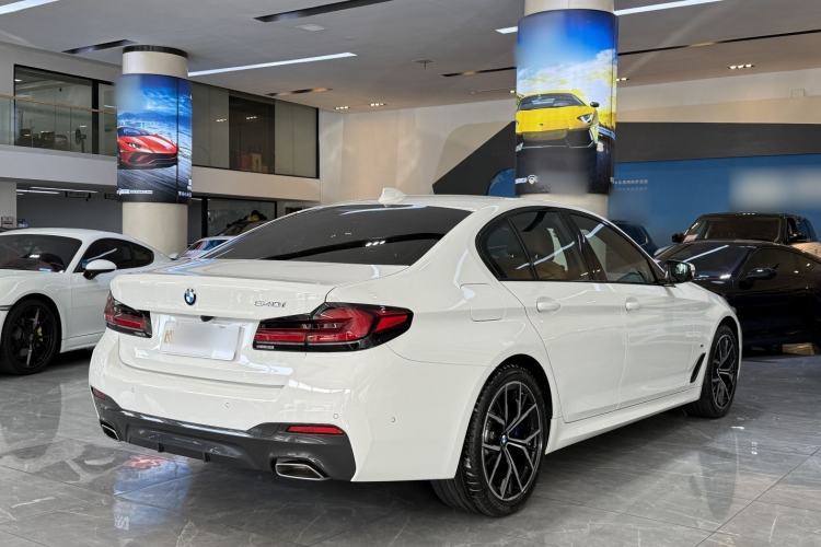 Used BMW 5 Series 2022 Restyled 540i Luxury Edition M Sport Package Exterior 5
