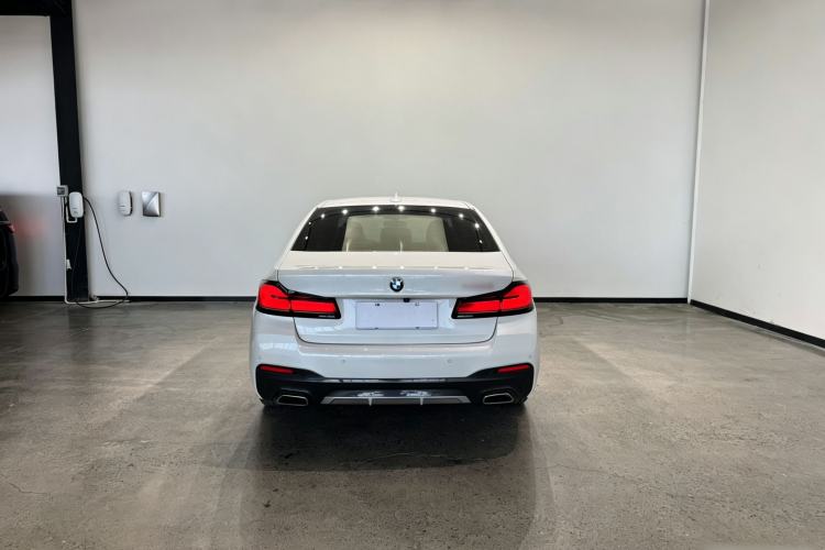 Used BMW 5 Series 2022 Restyled 525Li M Sport Package Exterior 5