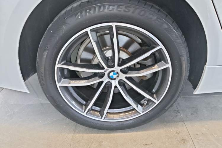 Used BMW 5 Series 2022 Second Facelift 525Li M Sport Package Exterior 5