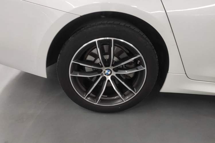 Used BMW 5 Series 2022 Restyled 525Li M Sport Package Exterior 5