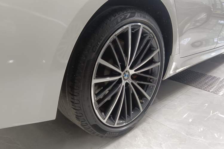 Used BMW 5 Series 2022 Restyled 530Li Leading Edition M Sport Package Exterior 5