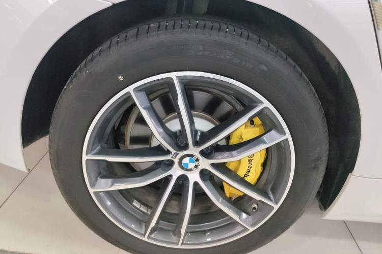 Used BMW 5 Series 2022 Second Facelift 525Li M Sport Package Exterior 5
