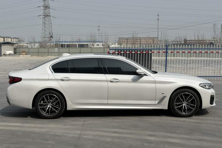 Used BMW 5 Series 2022 Second Facelift 525Li M Sport Package Exterior 5