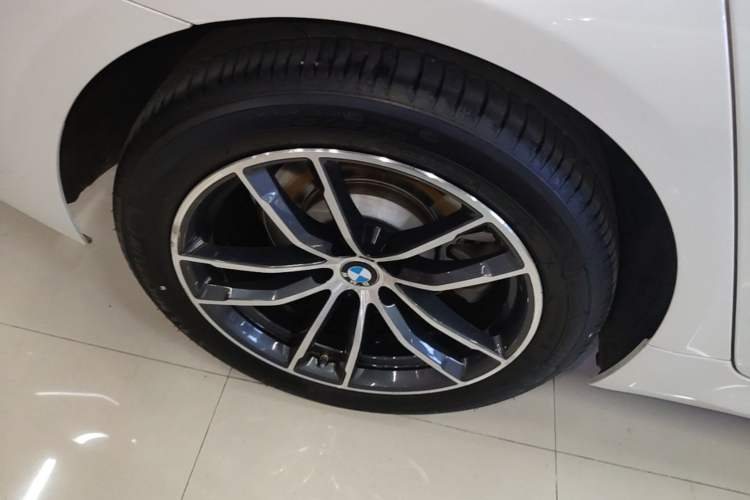 Used BMW 5 Series 2022 Second Facelift 525Li M Sport Package Exterior 5