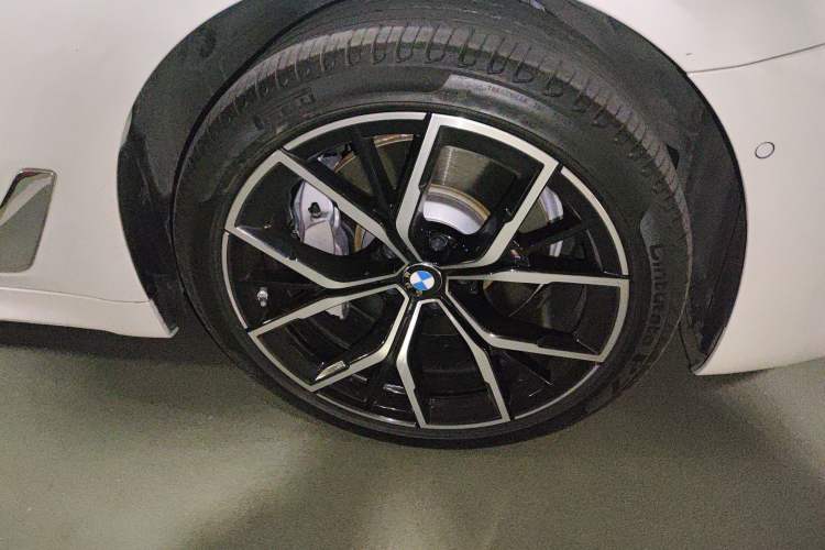 Used BMW 5 Series 2022 Second Facelift 530Li Luxury Version M Sport Package Exterior 7