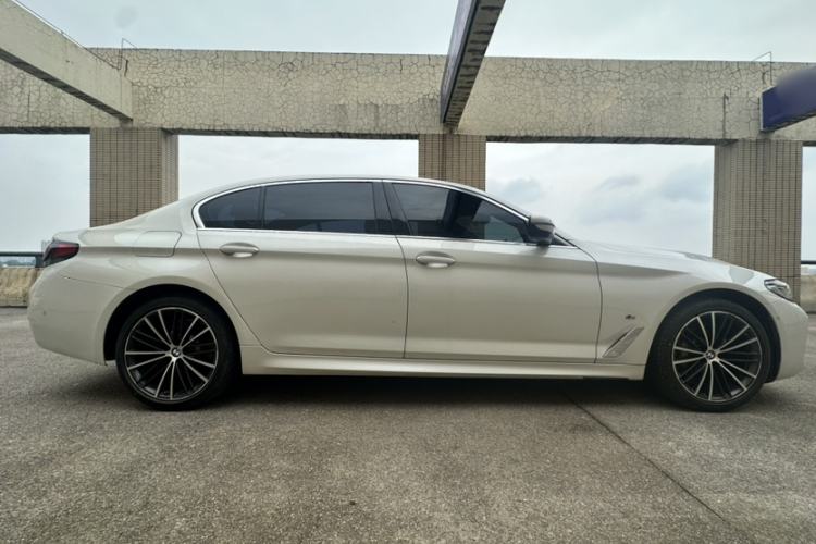 Used BMW 5 Series 2022 Restyled 530Li Leading Edition M Sport Package Exterior 7