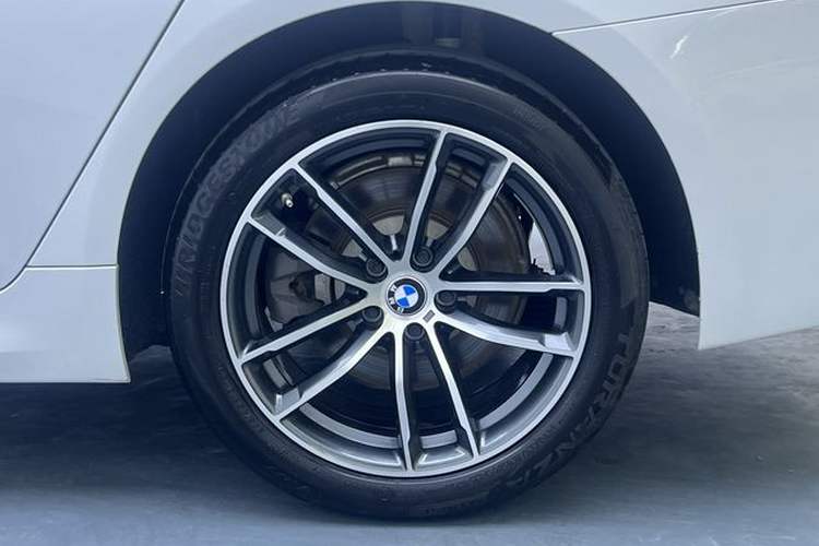 Used BMW 5 Series 2022 Restyled 525Li M Sport Package Exterior 8