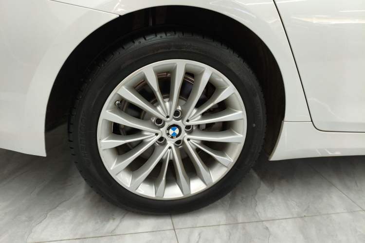 Used BMW 5 Series 2022 Restyled 525Li Luxury Package Exterior 8