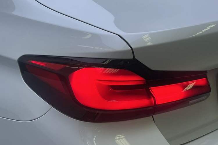 Used BMW 5 Series 2022 Restyled 525Li M Sport Package Exterior 9