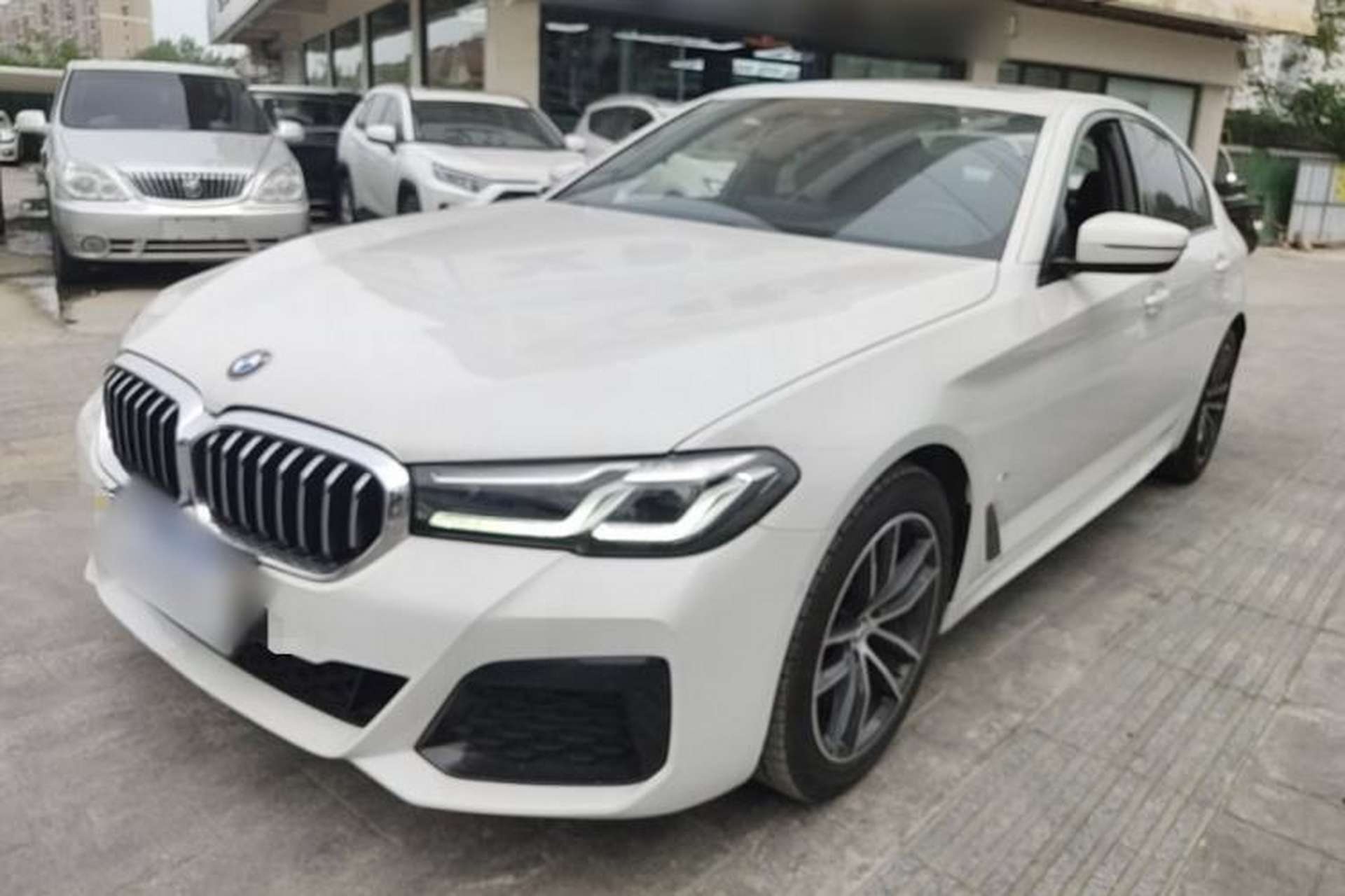 Used BMW 5 Series 2022 Second Facelift 525i M Sport Package Front Left 45 Deg
