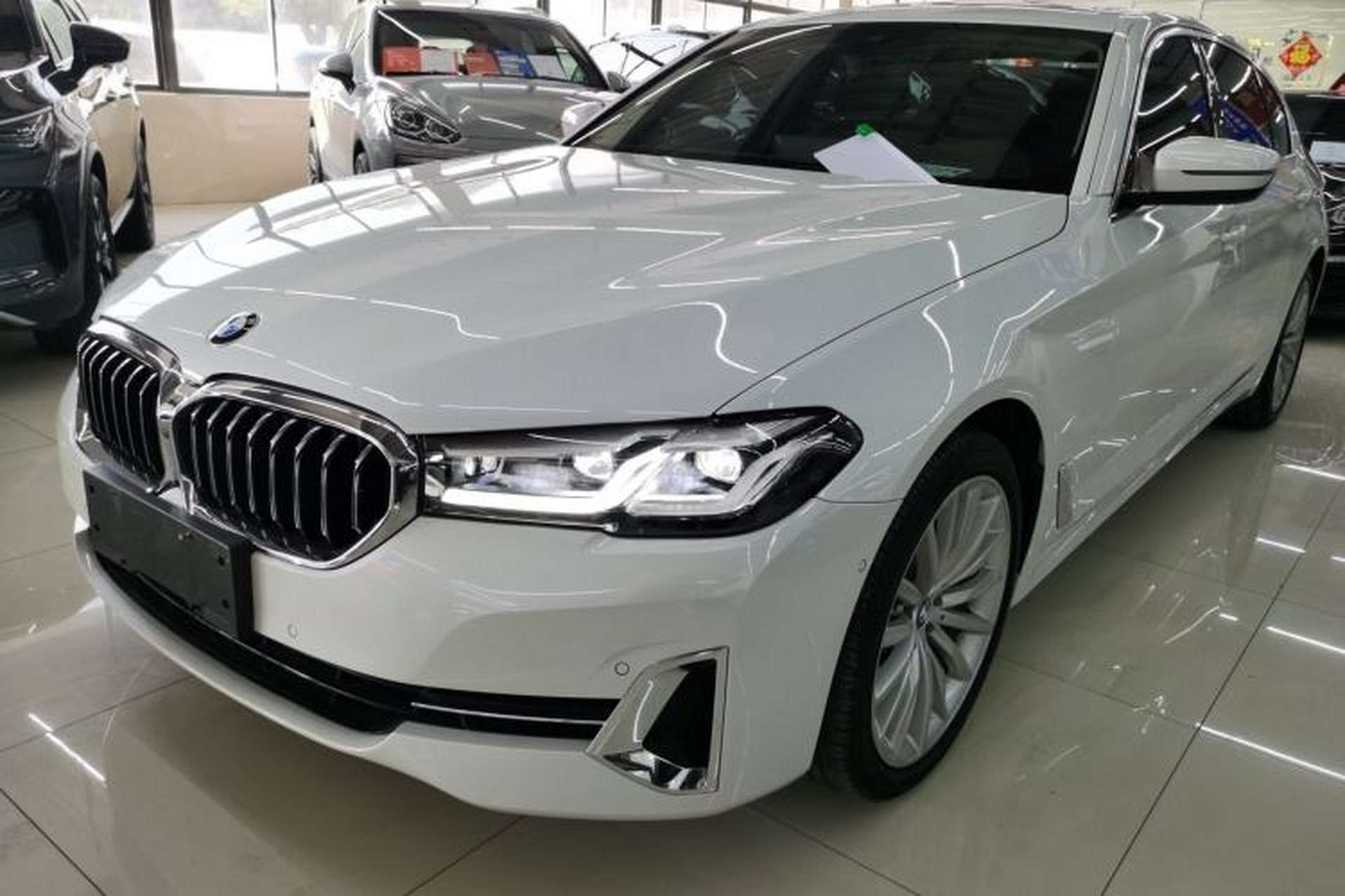 Used BMW 5 Series 2022 Second Facelift 530Li Luxury Edition Premium Package Front Left 45 Deg