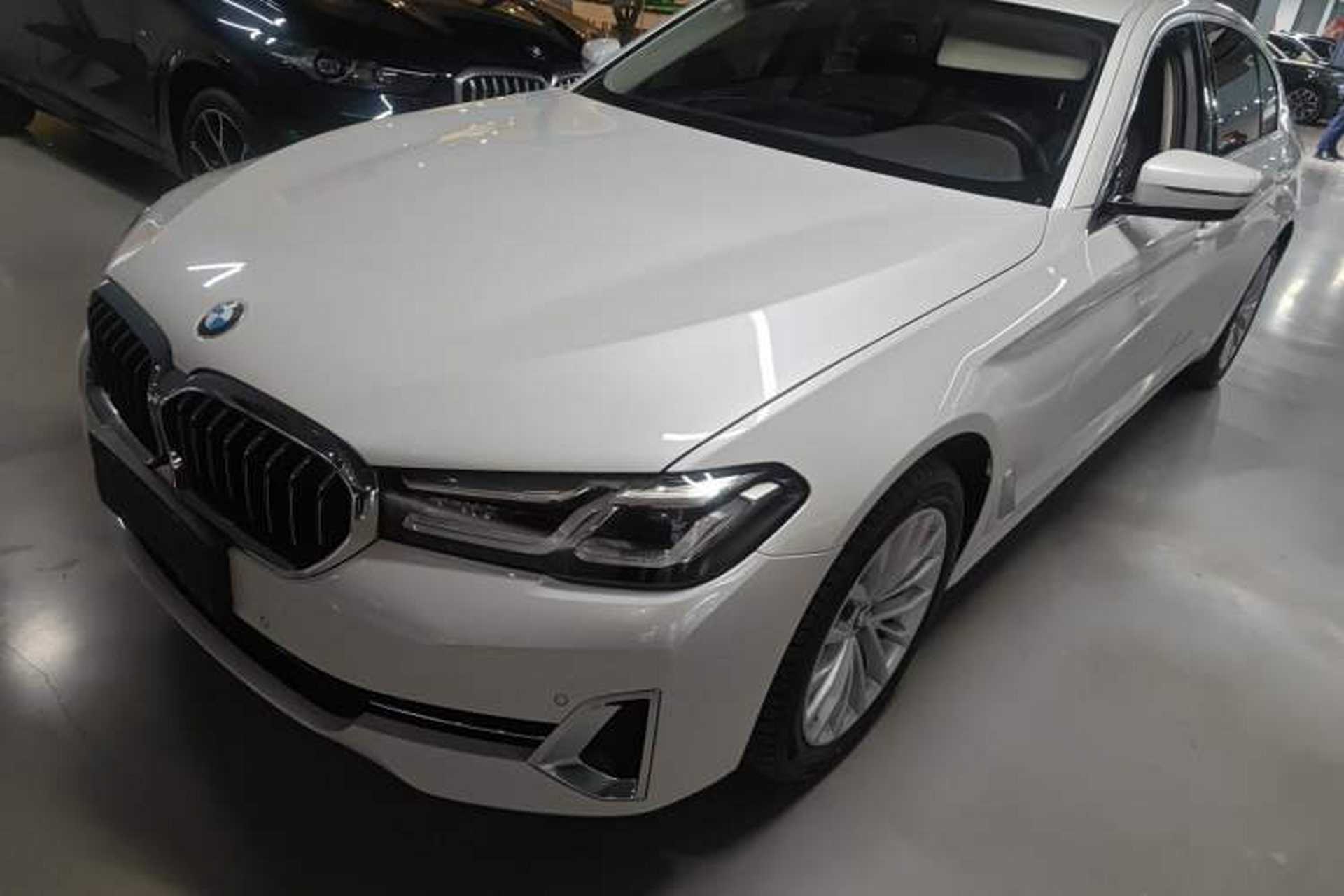 Used BMW 5 Series 2022 Second Facelift 525Li Luxury Package Front Left 45 Deg